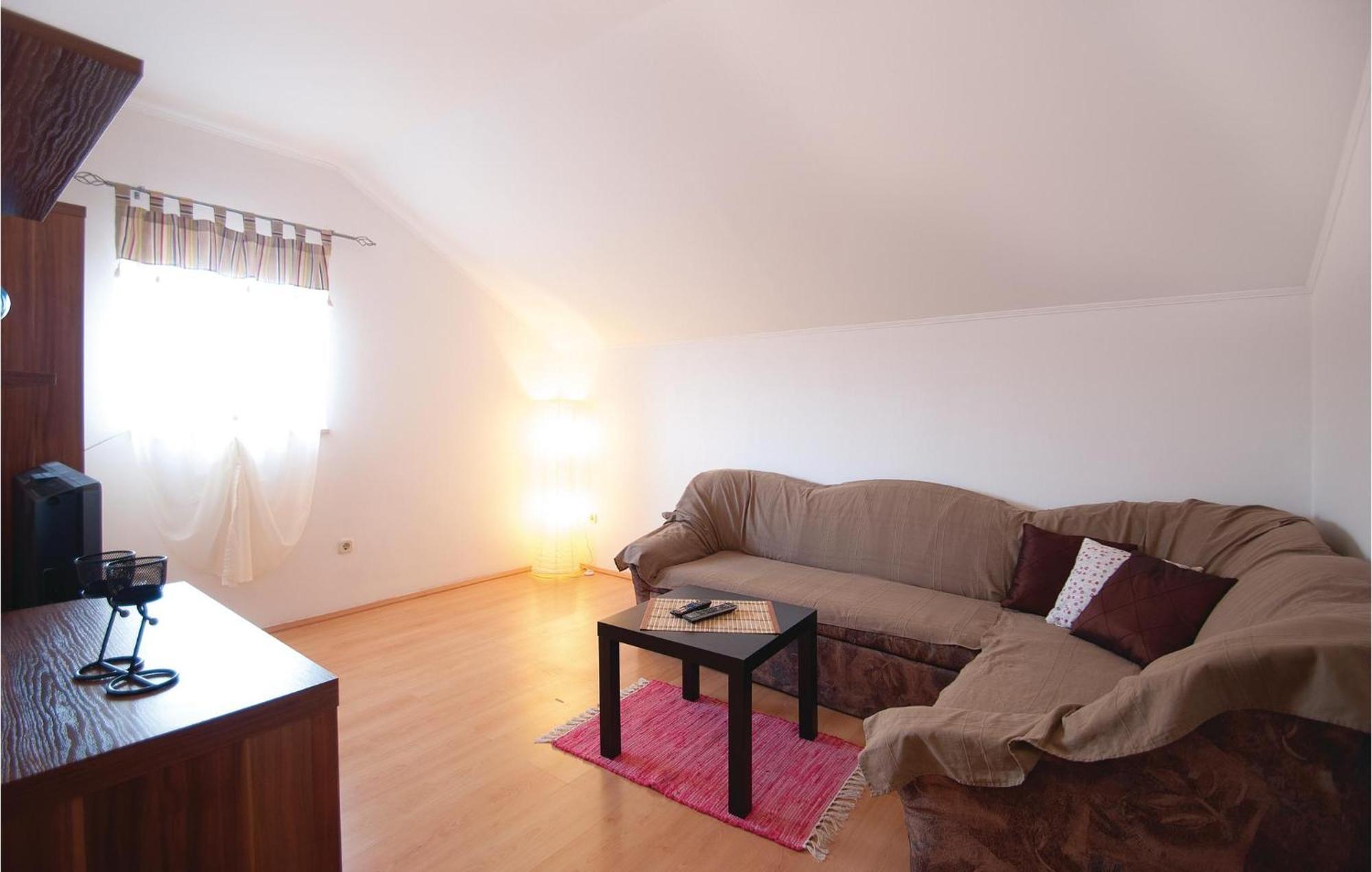 Lovely Apartment In Rovinj With Kitchen מראה חיצוני תמונה
