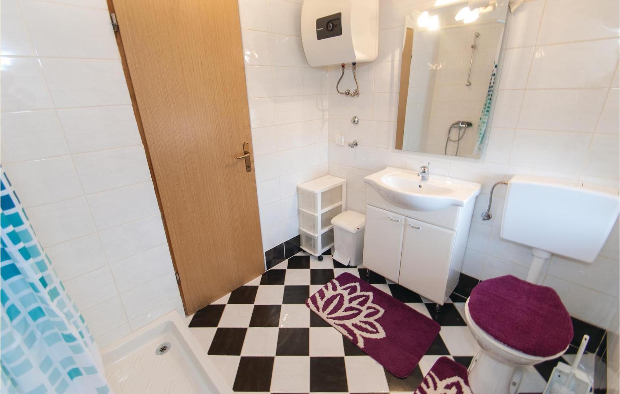 Lovely Apartment In Rovinj With Kitchen מראה חיצוני תמונה