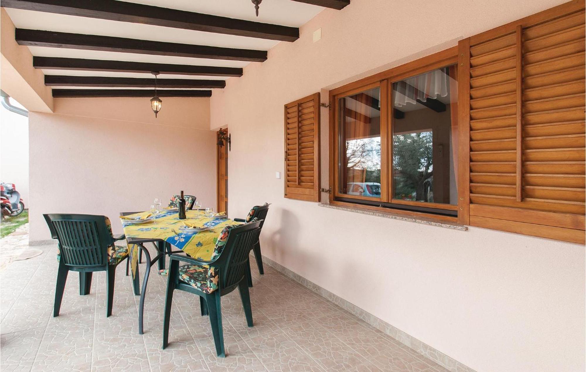 Lovely Apartment In Rovinj With Kitchen מראה חיצוני תמונה