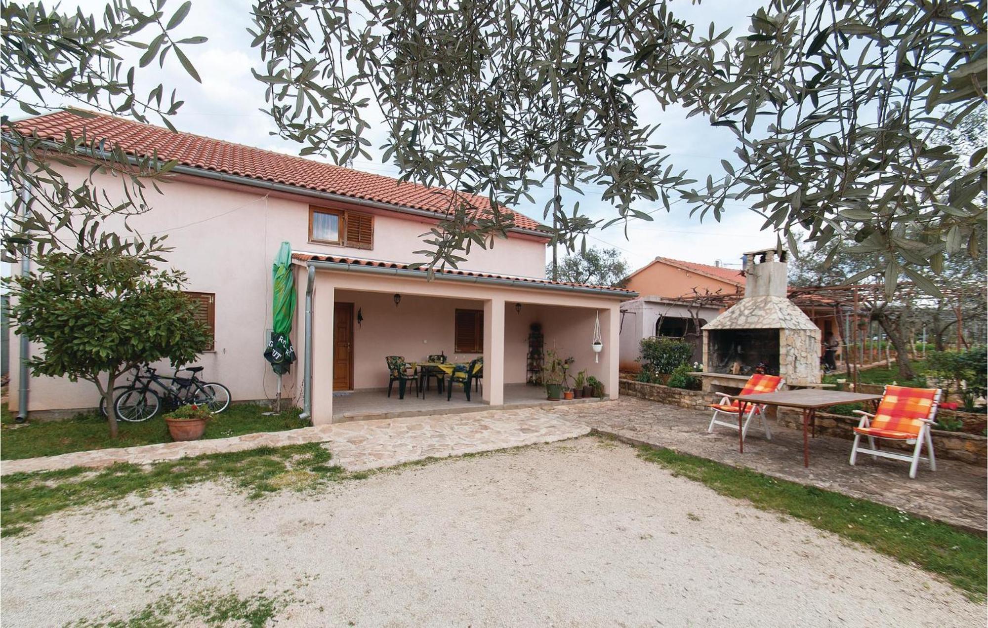 Lovely Apartment In Rovinj With Kitchen מראה חיצוני תמונה