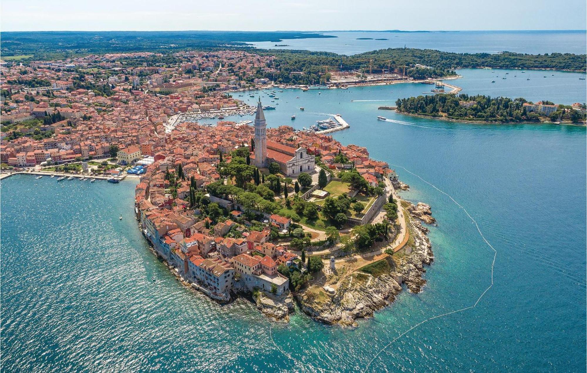 Lovely Apartment In Rovinj With Kitchen מראה חיצוני תמונה